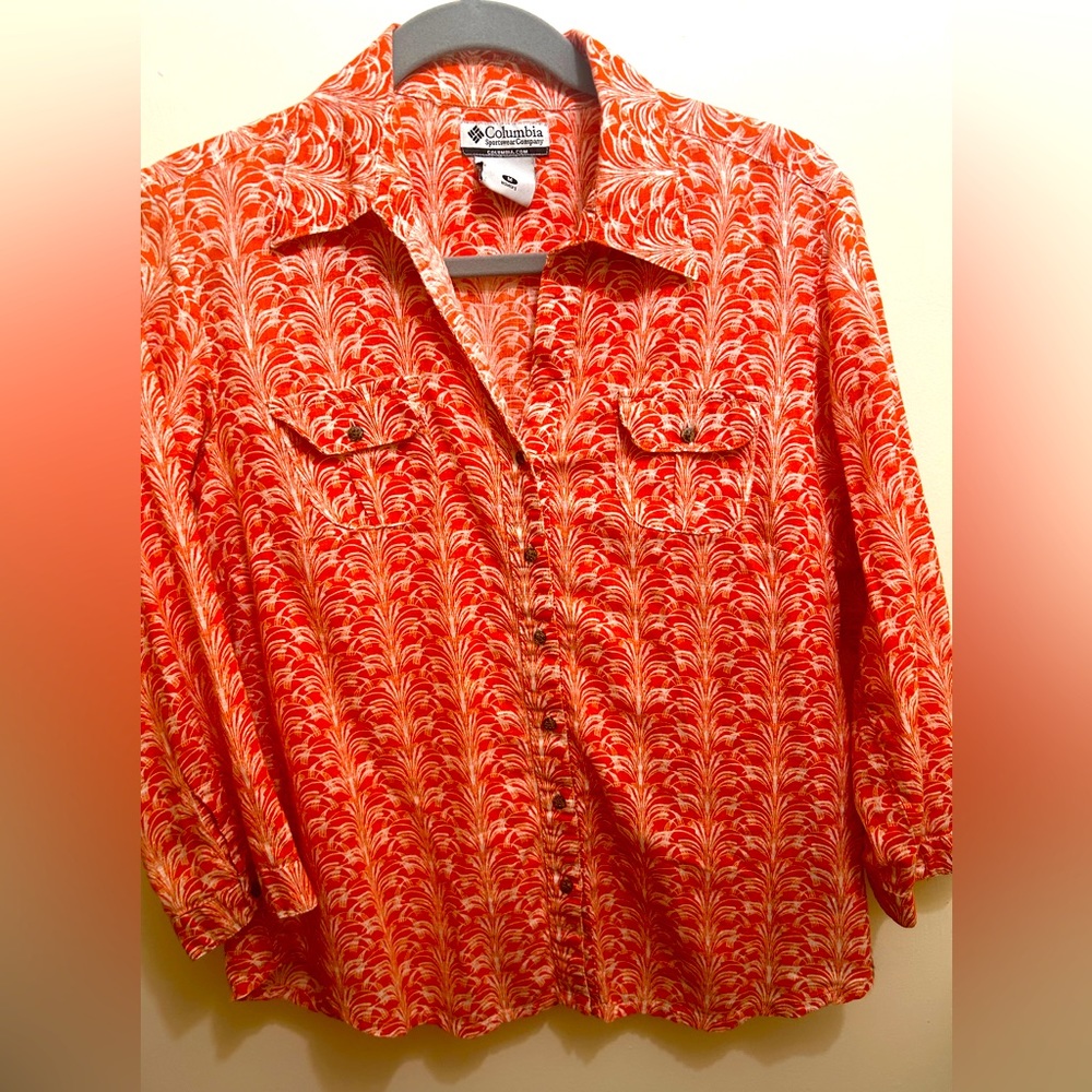 Women’s Columbia Button Down Top NWOT